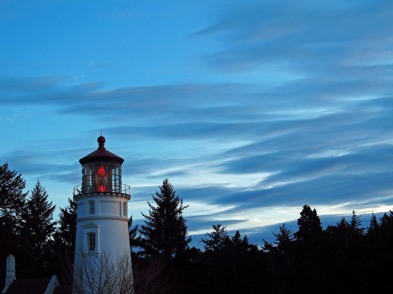the Umpqua River Lighthouse in Winchester Bay, Oregon